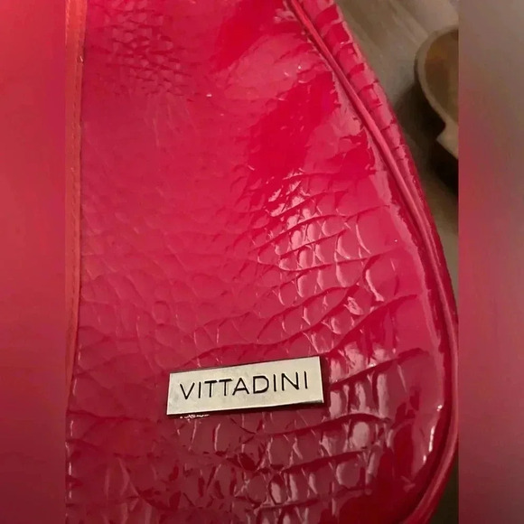 Adrienne Vittadini tear drop bag. RARE STYLE patent red, sexy - Picture 3 of 5